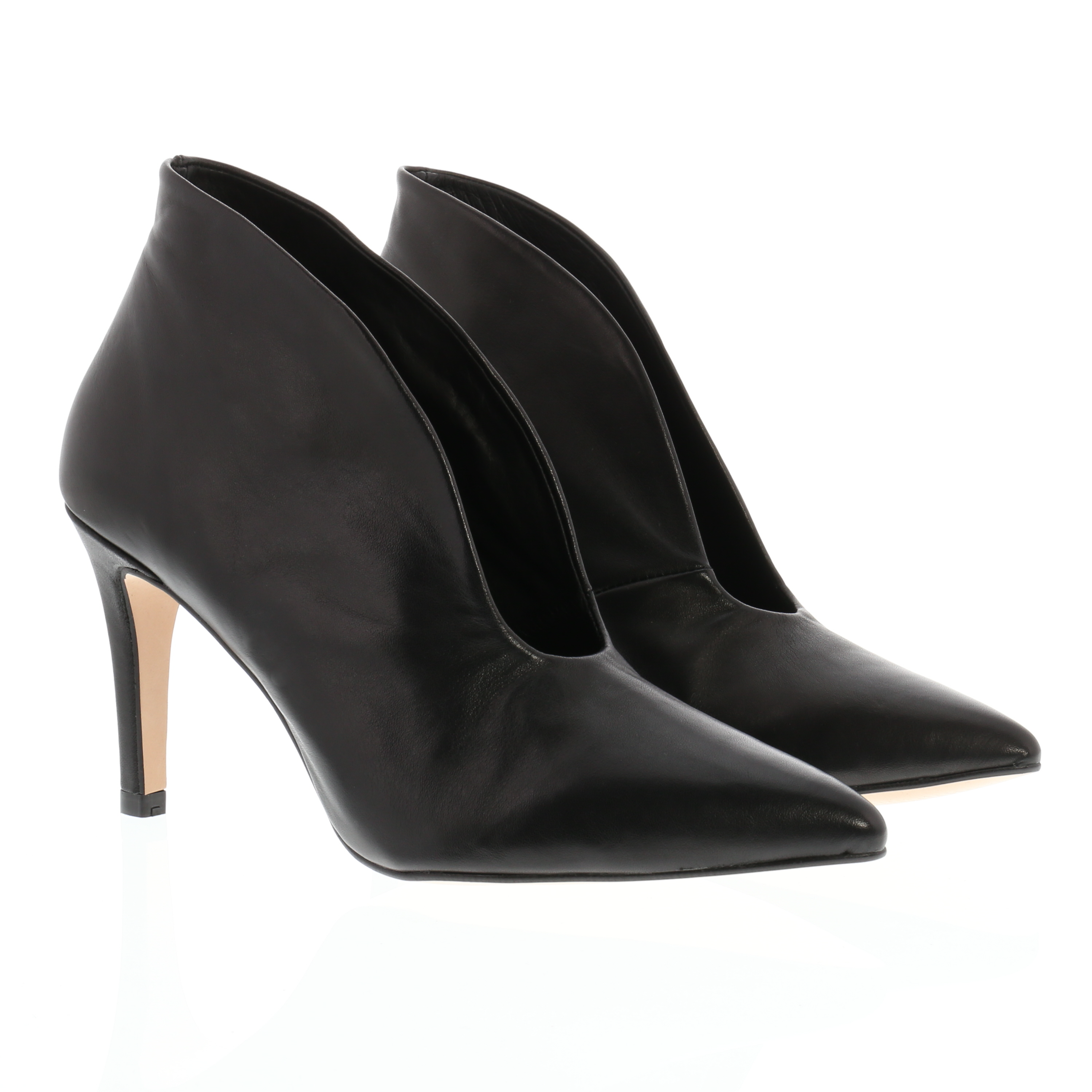 High clearance cut pumps