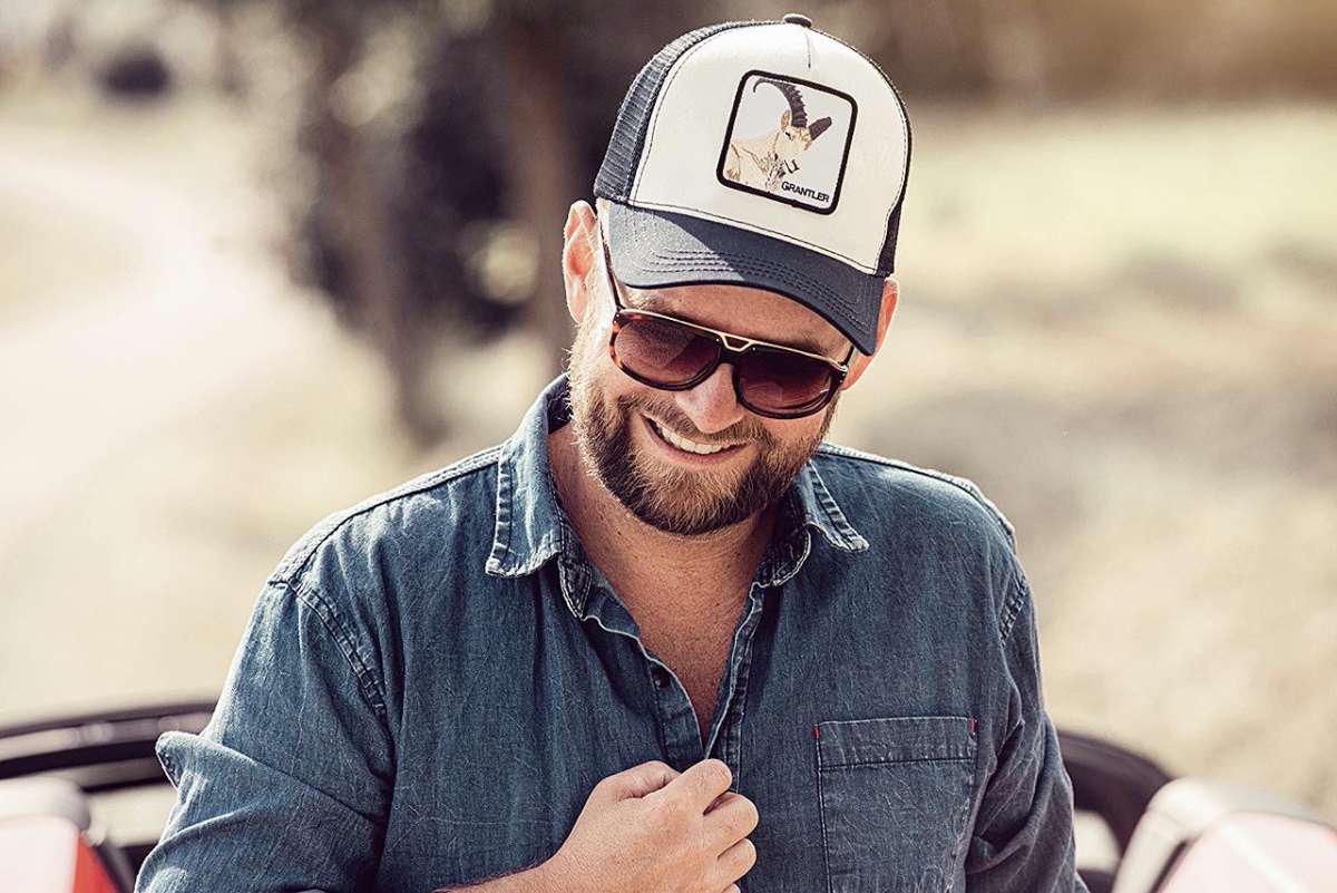 Servus Hirsch Mit Sonnenbrille Basecap - Oktoberfest Cap Im Retro Design